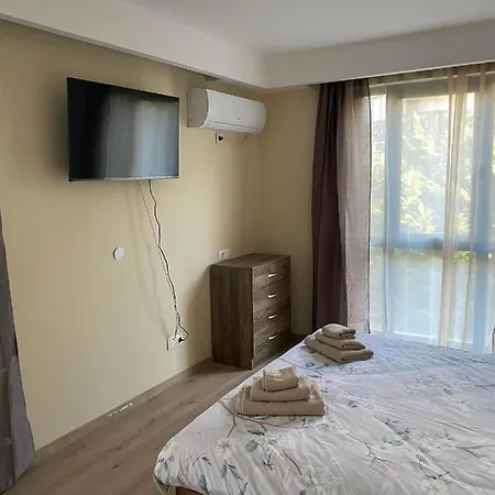Grand Apartment *